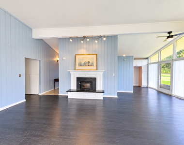 1070 Winwood Drive - Photo Thumbnail 6