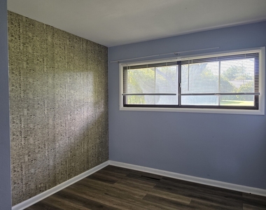 1070 Winwood Drive - Photo Thumbnail 8
