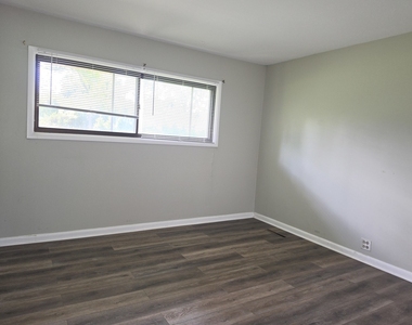 1070 Winwood Drive - Photo Thumbnail 9