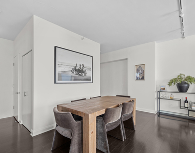 545 N Dearborn Street - Photo Thumbnail 8