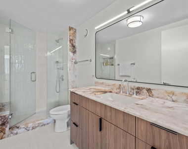 545 N Dearborn Street - Photo Thumbnail 12