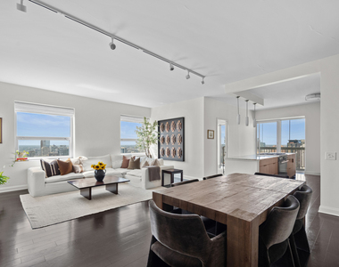 545 N Dearborn Street - Photo Thumbnail 3