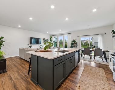 1088 Moraine Drive - Photo Thumbnail 2