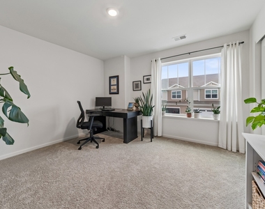 1088 Moraine Drive - Photo Thumbnail 10