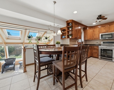 8524 Golfview Drive - Photo Thumbnail 10