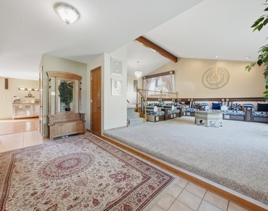 8524 Golfview Drive - Photo Thumbnail 2