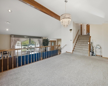 8524 Golfview Drive - Photo Thumbnail 5