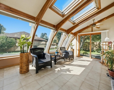 8524 Golfview Drive - Photo Thumbnail 7