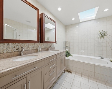 8524 Golfview Drive - Photo Thumbnail 20