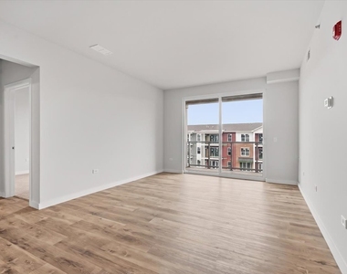 302 Miller Drive - Photo Thumbnail 4