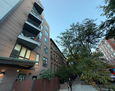 596 Washington Avenue - Photo Thumbnail 3