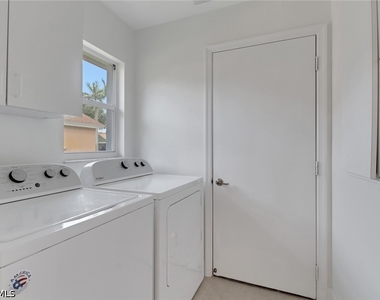 3661 Sunland Lane - Photo Thumbnail 20
