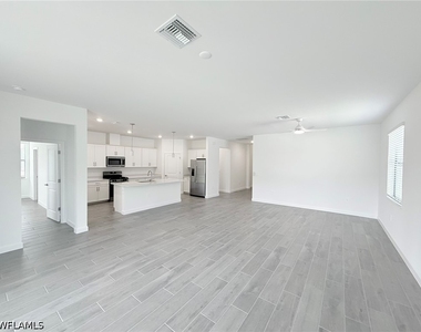 19274 Hinkley Drive - Photo Thumbnail 9