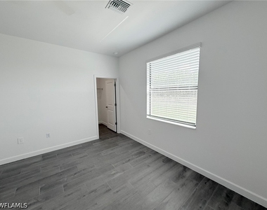 19274 Hinkley Drive - Photo Thumbnail 13