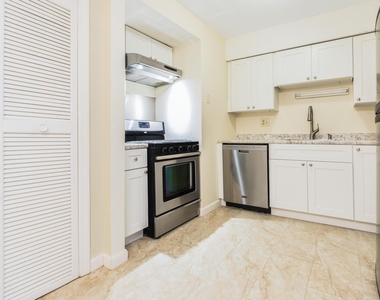 608 Springbrook - Photo Thumbnail 3