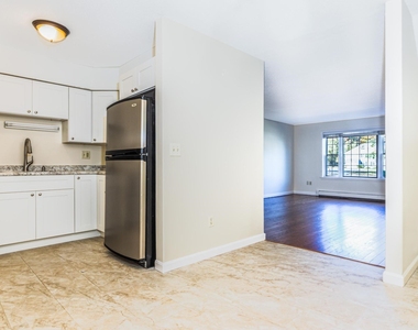 608 Springbrook - Photo Thumbnail 7