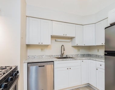 608 Springbrook - Photo Thumbnail 6