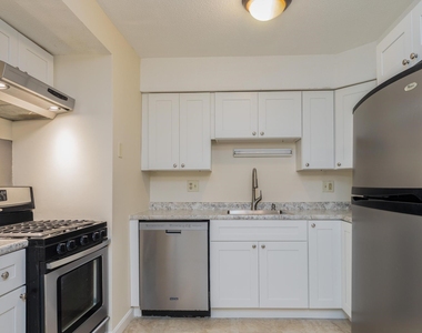 608 Springbrook - Photo Thumbnail 4