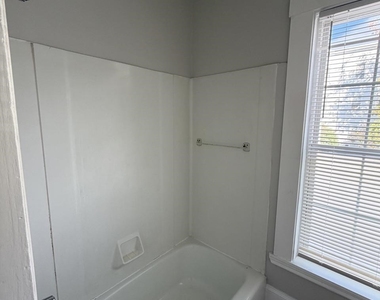 319 Jewett - Photo Thumbnail 11