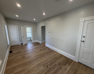 319 Jewett - Photo Thumbnail 6