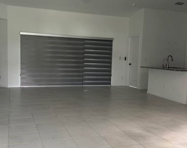 2912 Nw 19th Avenue - Photo Thumbnail 6