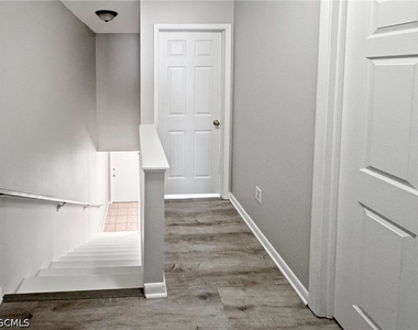 6635 Warwick Circle - Photo Thumbnail 11