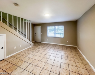 6635 Warwick Circle - Photo Thumbnail 8