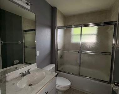 1127 Diplomat Parkway E - Photo Thumbnail 8