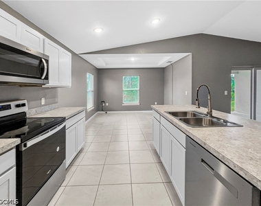 3107 35th Street W - Photo Thumbnail 10