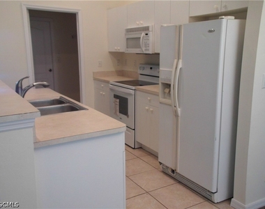 1117 Venetia Street - Photo Thumbnail 3