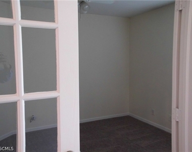 1117 Venetia Street - Photo Thumbnail 7