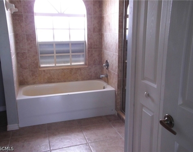 2709 37th Street Sw - Photo Thumbnail 12