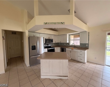 1501 Sw 13th Street - Photo Thumbnail 3