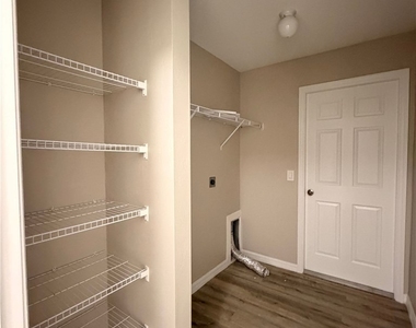 3607 E 18th Street - Photo Thumbnail 21