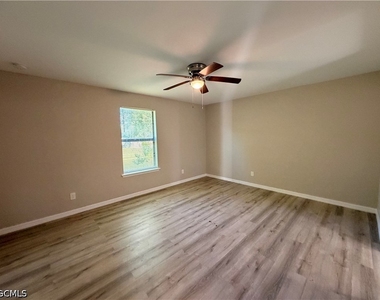 3607 E 18th Street - Photo Thumbnail 8