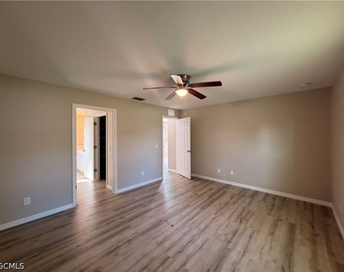 3607 E 18th Street - Photo Thumbnail 9
