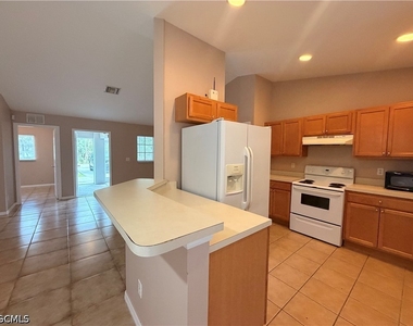 566 Nimitz Boulevard - Photo Thumbnail 8