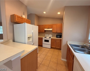 566 Nimitz Boulevard - Photo Thumbnail 6