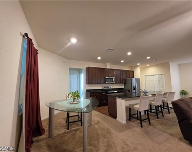 6004 Pecan Circle - Photo Thumbnail 7