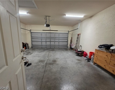 6004 Pecan Circle - Photo Thumbnail 10