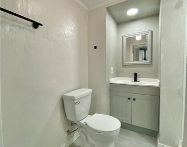 2222 Unity Avenue - Photo Thumbnail 8