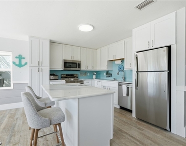 2691 Geary Street - Photo Thumbnail 31