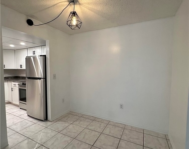 3704 Broadway - Photo Thumbnail 8