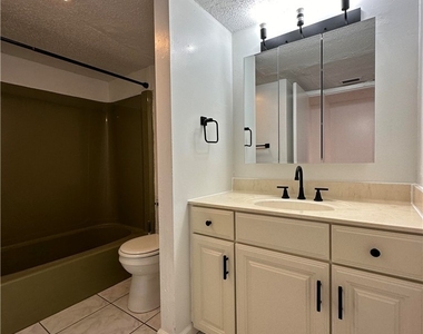 3704 Broadway - Photo Thumbnail 3