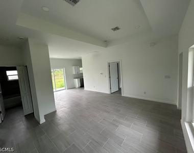 1141 Columbo Avenue S - Photo Thumbnail 7