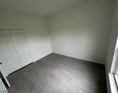 1141 Columbo Avenue S - Photo Thumbnail 16