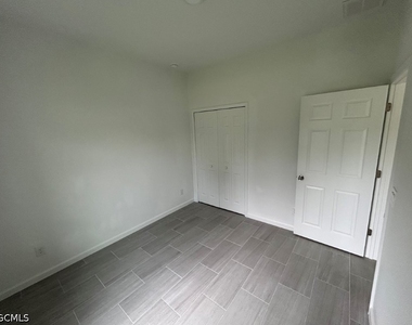 1141 Columbo Avenue S - Photo Thumbnail 8