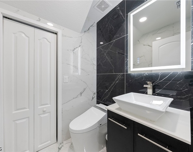 9419 Ivy Brook Run - Photo Thumbnail 25