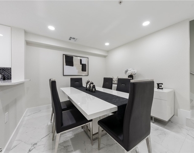 9419 Ivy Brook Run - Photo Thumbnail 6