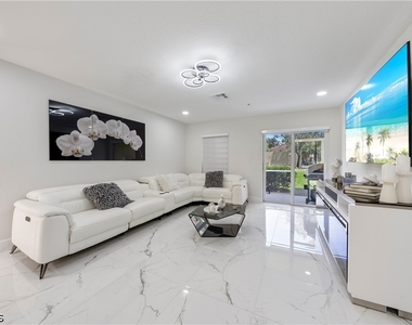 9419 Ivy Brook Run - Photo Thumbnail 7